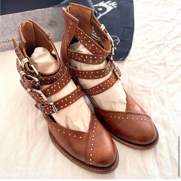 Freebird Felicity Cognac Boots NWT - Picture 8 of 16